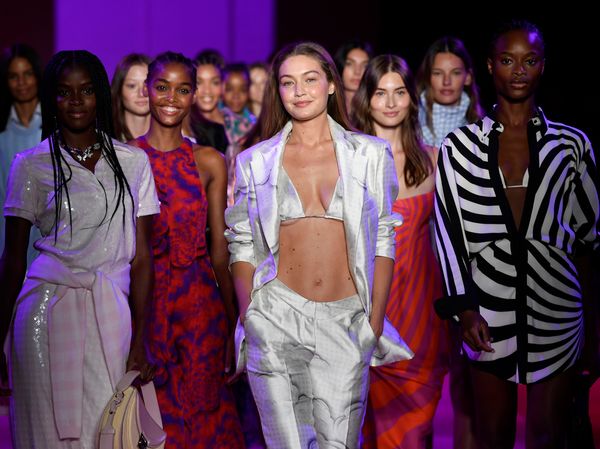 Maxwell Brings Shimmer and Smiles to NY Fashion Week