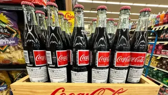 Sweetening Soft Drinks: What to Know About Augar, High-Fructose Corn Syrup and Their Alternatives